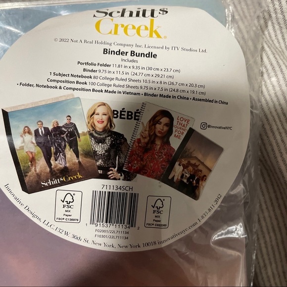 Schitt's Creek ~ Bundle binder folder notebook 4-piece set ~ 2022 - Picture 2 of 3